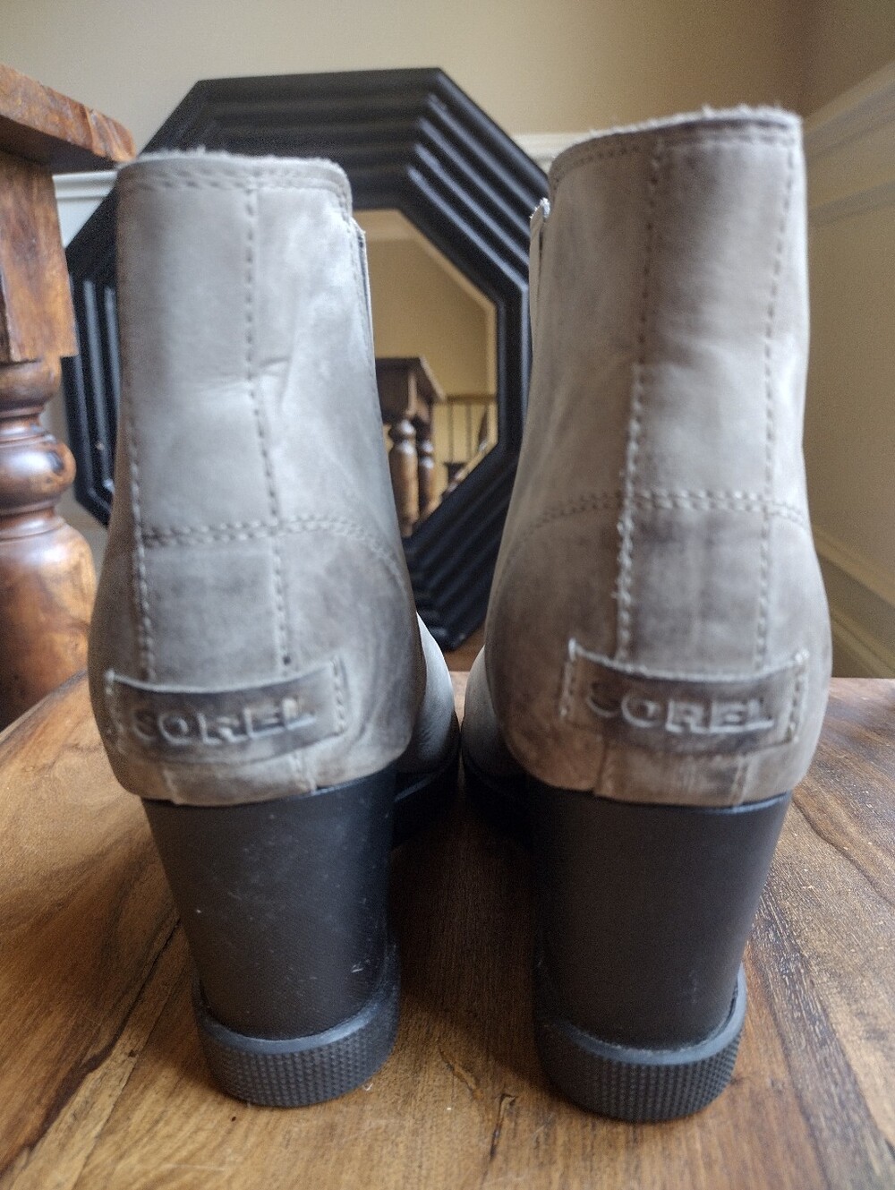 Sorel Taupe Distressed Leather Joan Uptown Zip Boots Size 9 - Picture 8 of 12